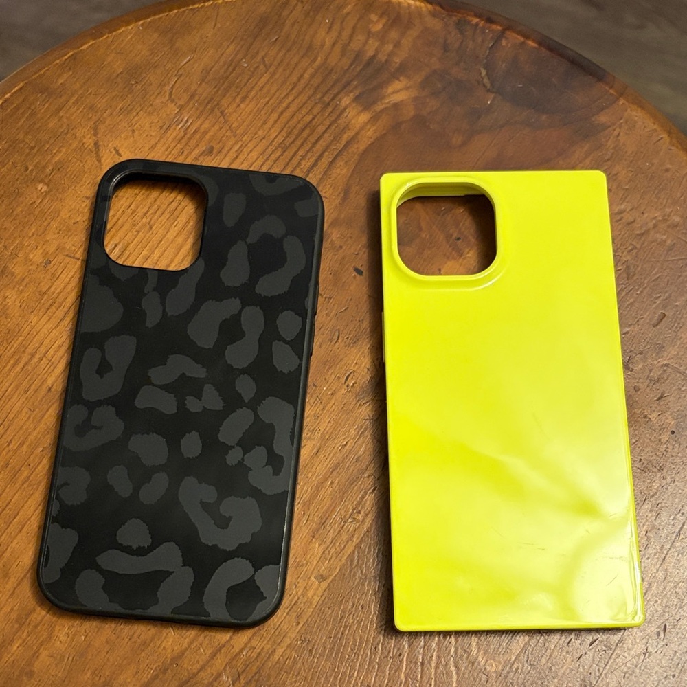 Stylish Black print and Yellow iPhone 14 Cases